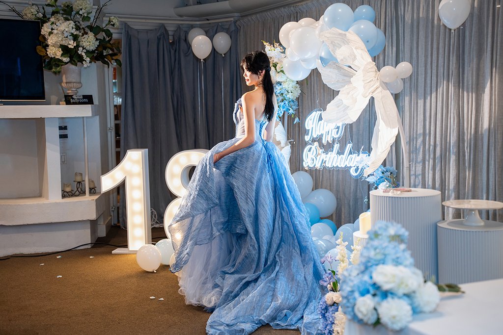 18th Birthday Party photos in Winter Garden Cafe