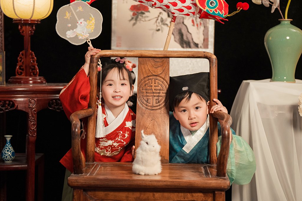 Family Hanfu Studio protrait