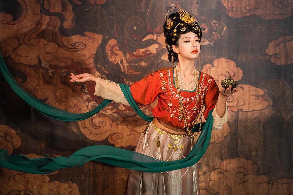 Auckland hanfu solo portrait
